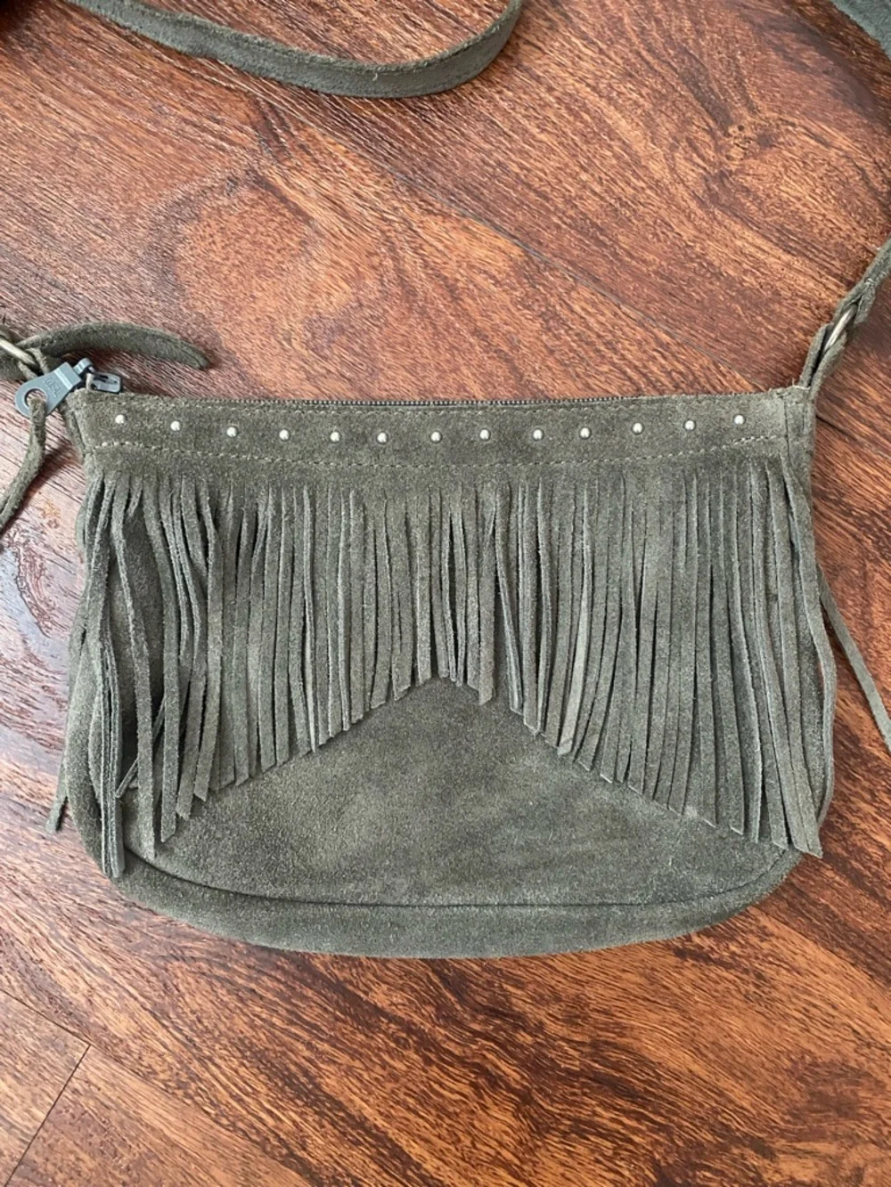 Gray Minnetonka fringe shoulder bag/purse! - Picture 2 of 8